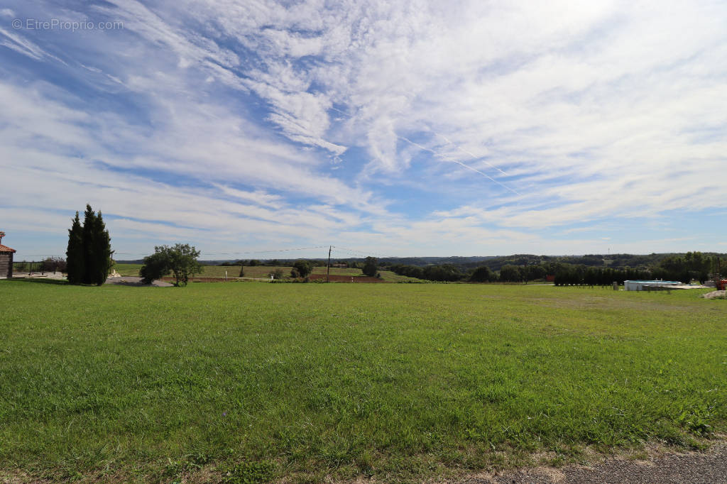 Terrain à SAINT-AMANS-DU-PECH