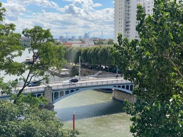 Appartement à L&#039;ILE-SAINT-DENIS