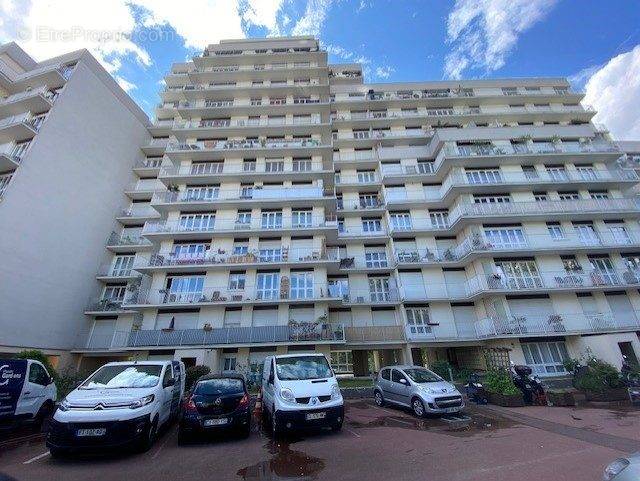 Appartement à L&#039;ILE-SAINT-DENIS