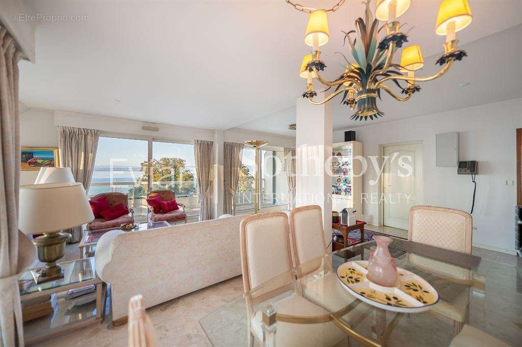 Appartement à EVIAN-LES-BAINS