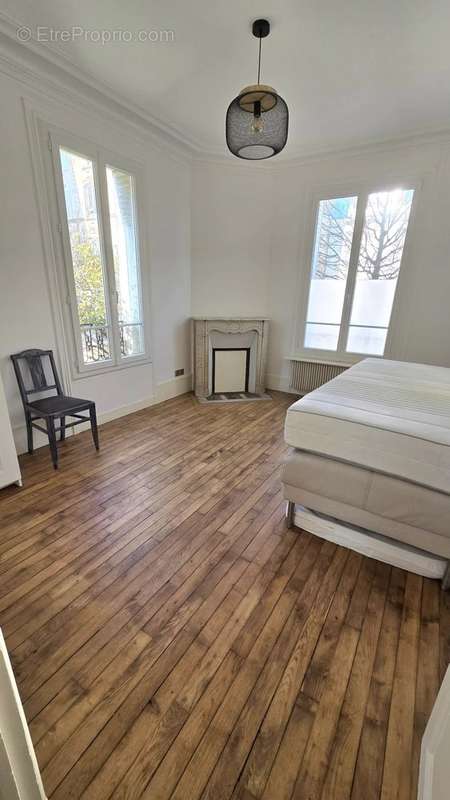 Appartement à LA GARENNE-COLOMBES