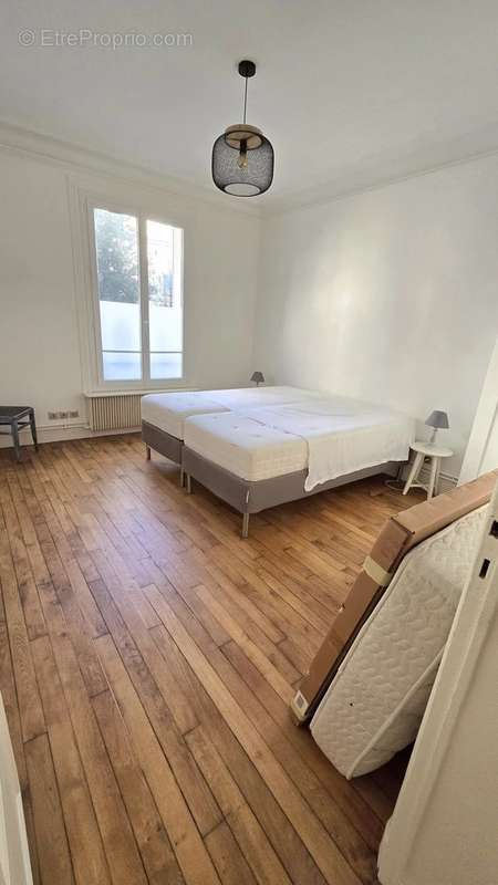 Appartement à LA GARENNE-COLOMBES