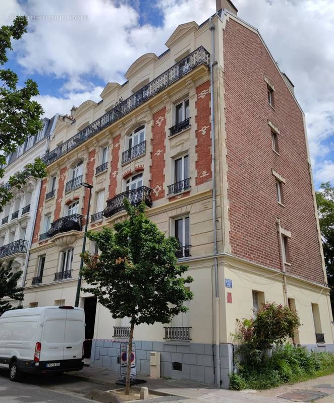 Appartement à LA GARENNE-COLOMBES