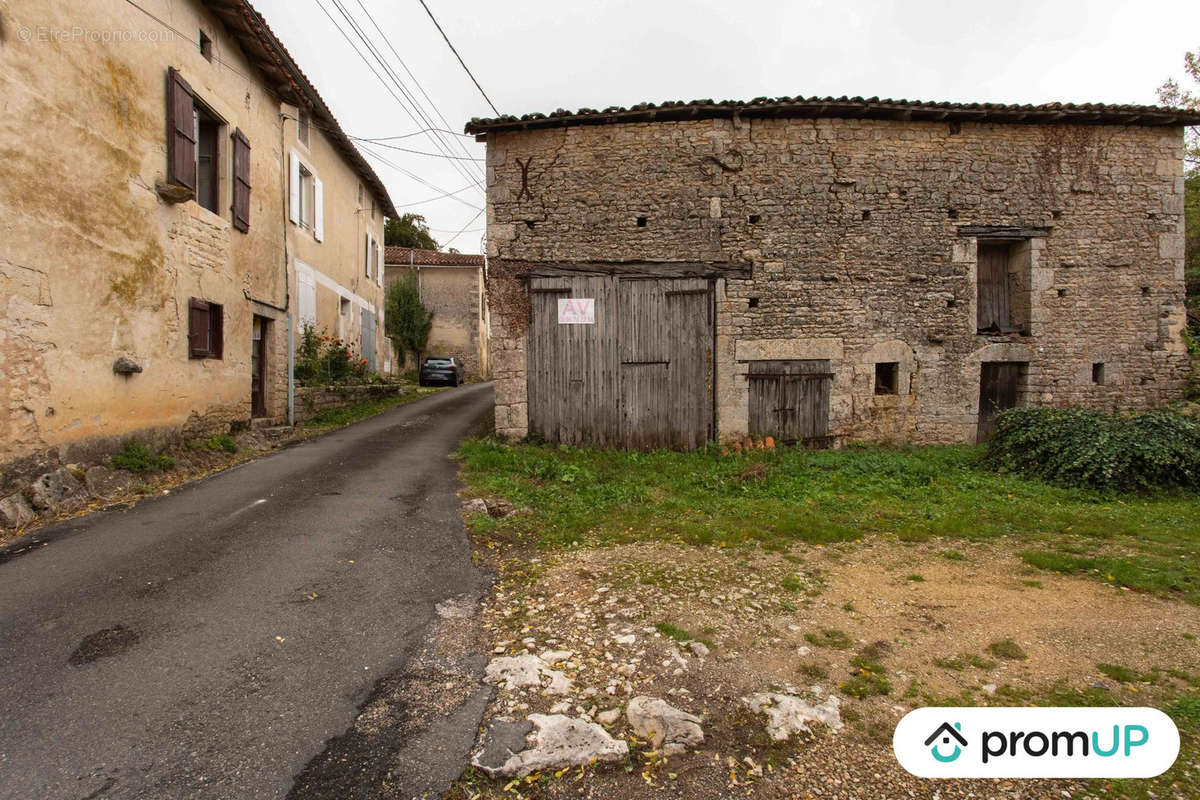 Maison à BARRO