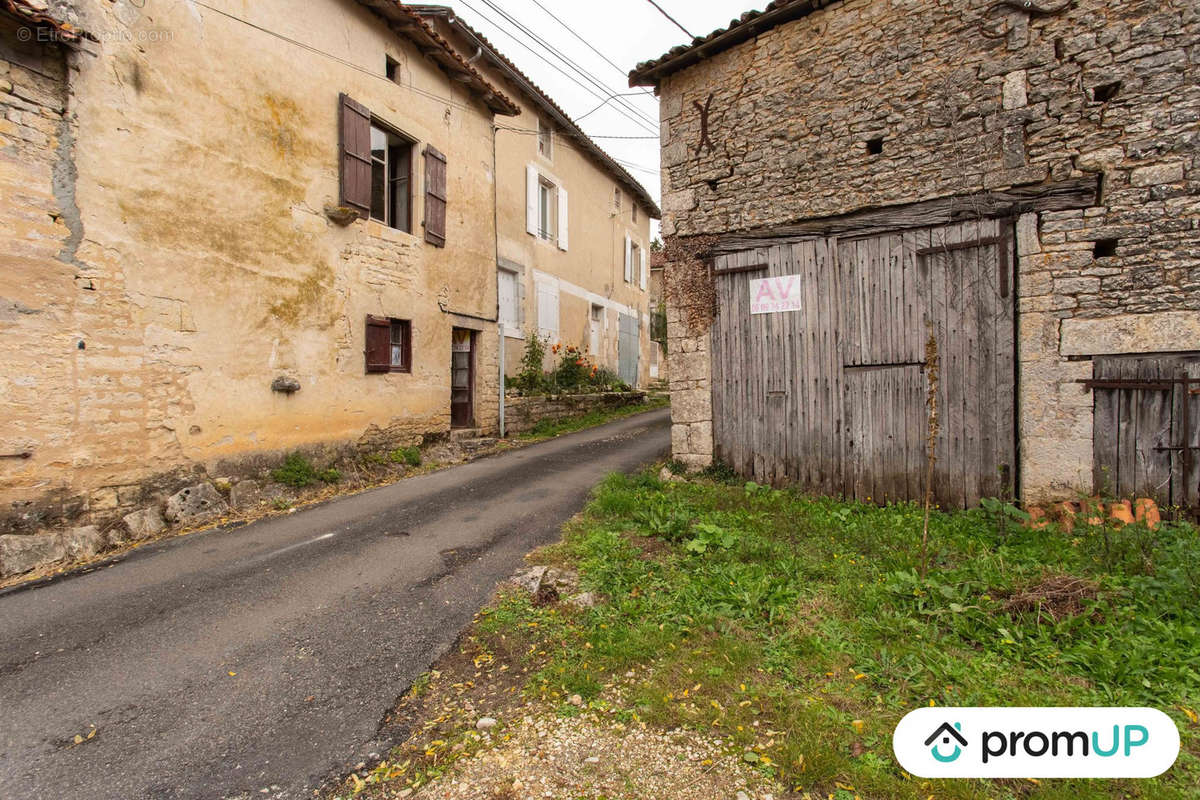 Maison à BARRO