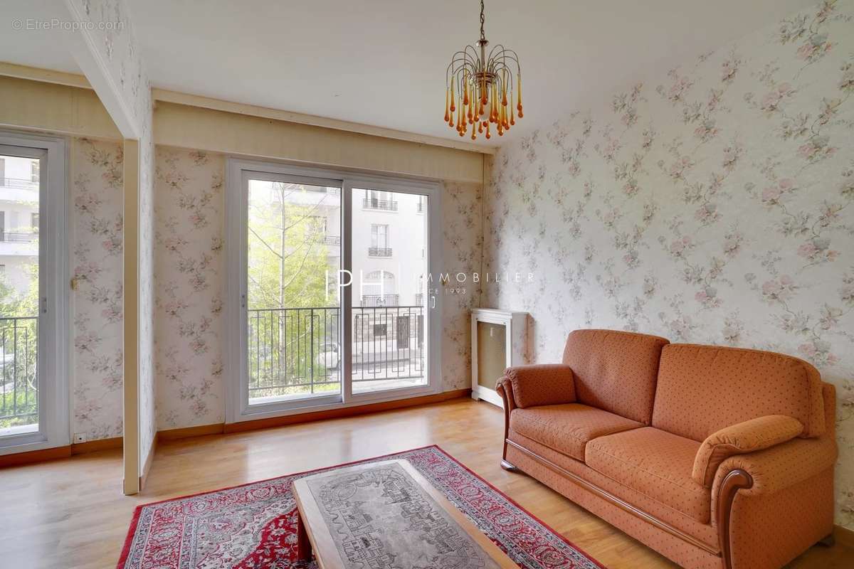 Appartement à NEUILLY-SUR-SEINE