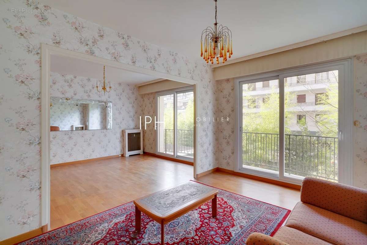 Appartement à NEUILLY-SUR-SEINE