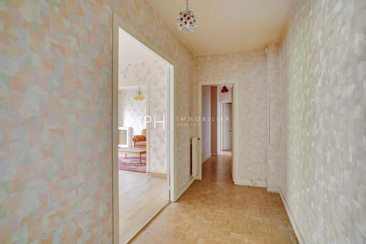 Appartement à NEUILLY-SUR-SEINE