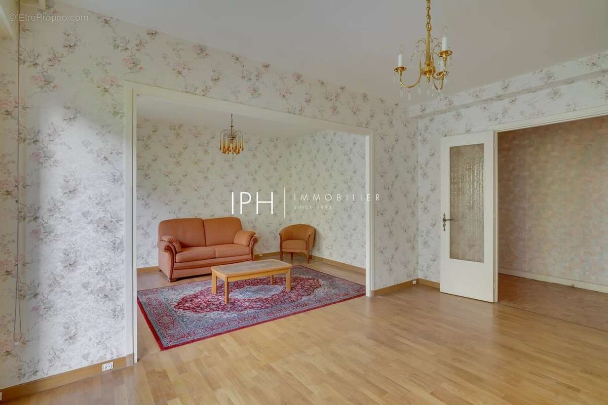 Appartement à NEUILLY-SUR-SEINE