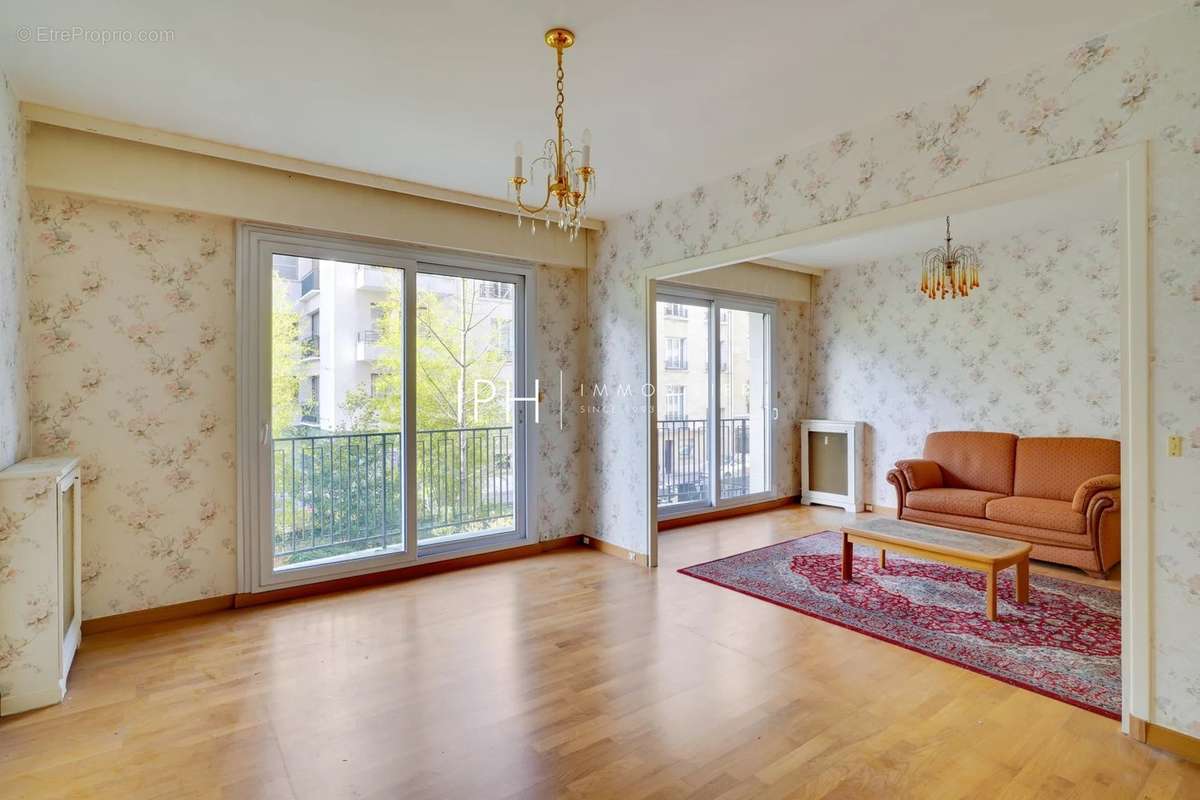 Appartement à NEUILLY-SUR-SEINE