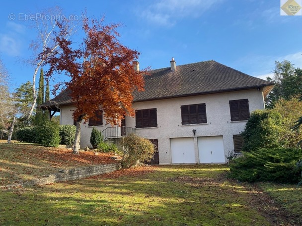 Maison à YZEURES-SUR-CREUSE