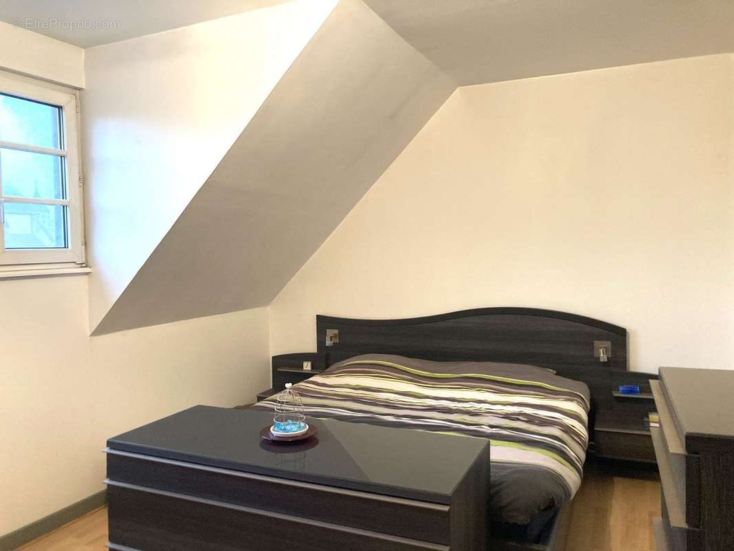 Chambre 1 - Appartement à SARREBOURG