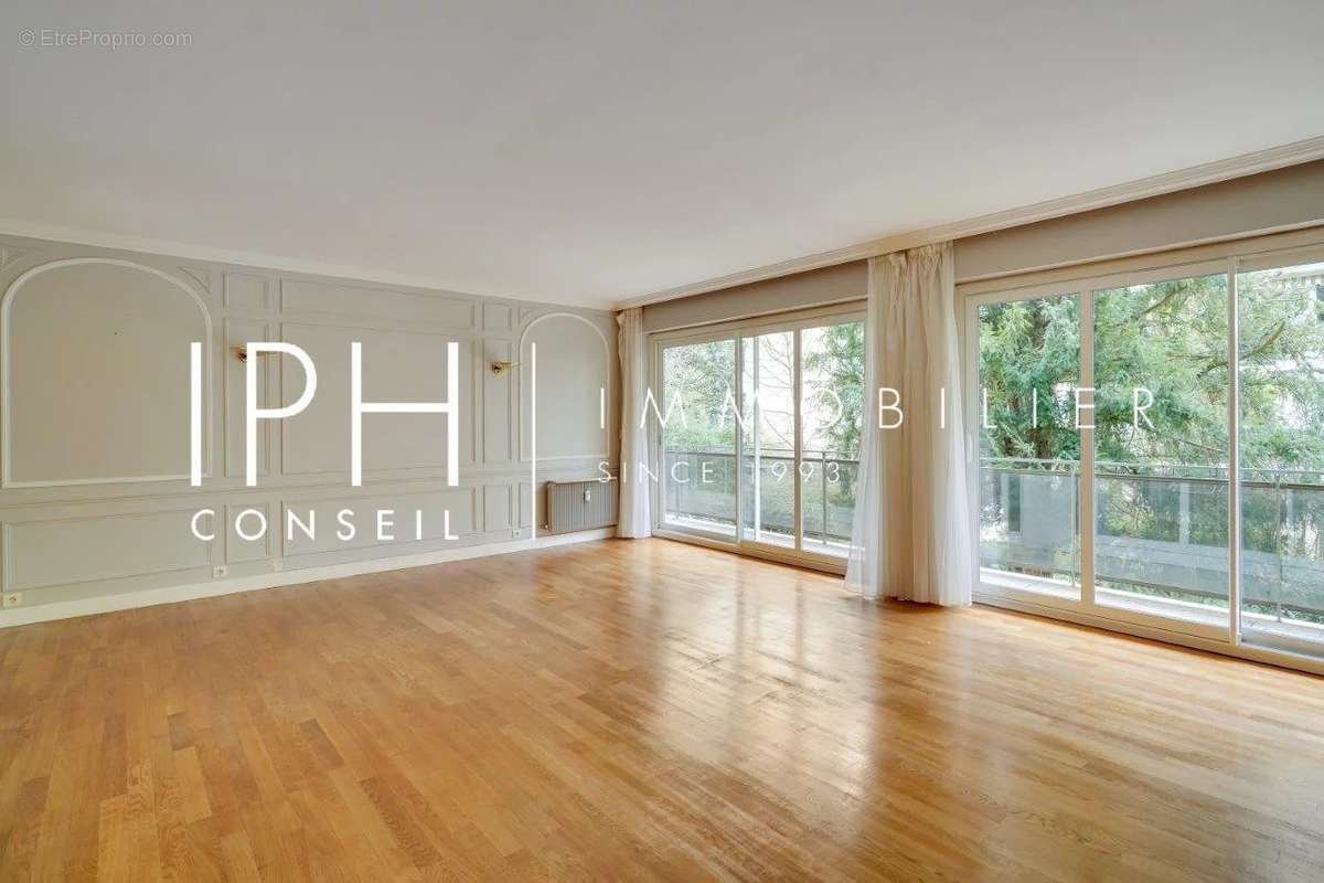 Appartement à NEUILLY-SUR-SEINE