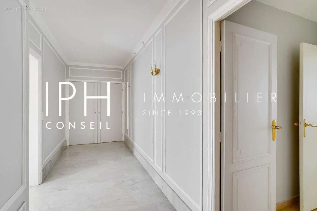 Appartement à NEUILLY-SUR-SEINE