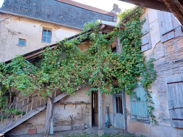 Maison à SAINT-YRIEIX-LA-PERCHE