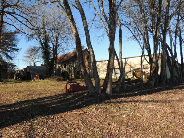 Maison à PRESSIGNAC-VICQ