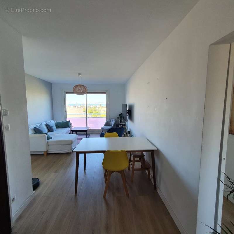 Appartement à MARSEILLE-8E