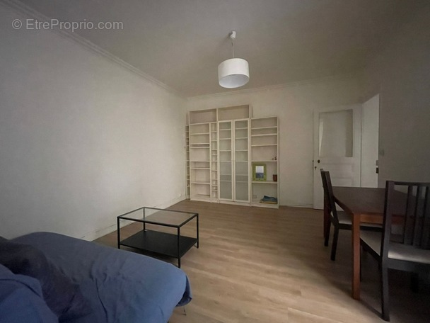 Appartement à PARIS-10E