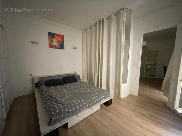 Appartement à PARIS-10E