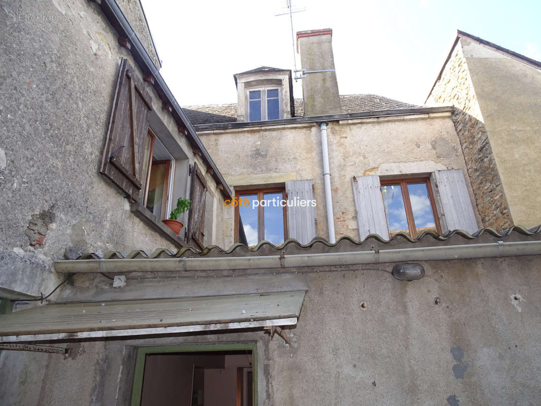 Maison à LIGNIERES