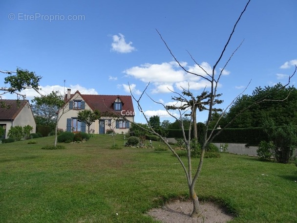 Maison à CHATEAUMEILLANT