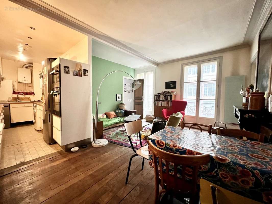 Appartement à PARIS-10E