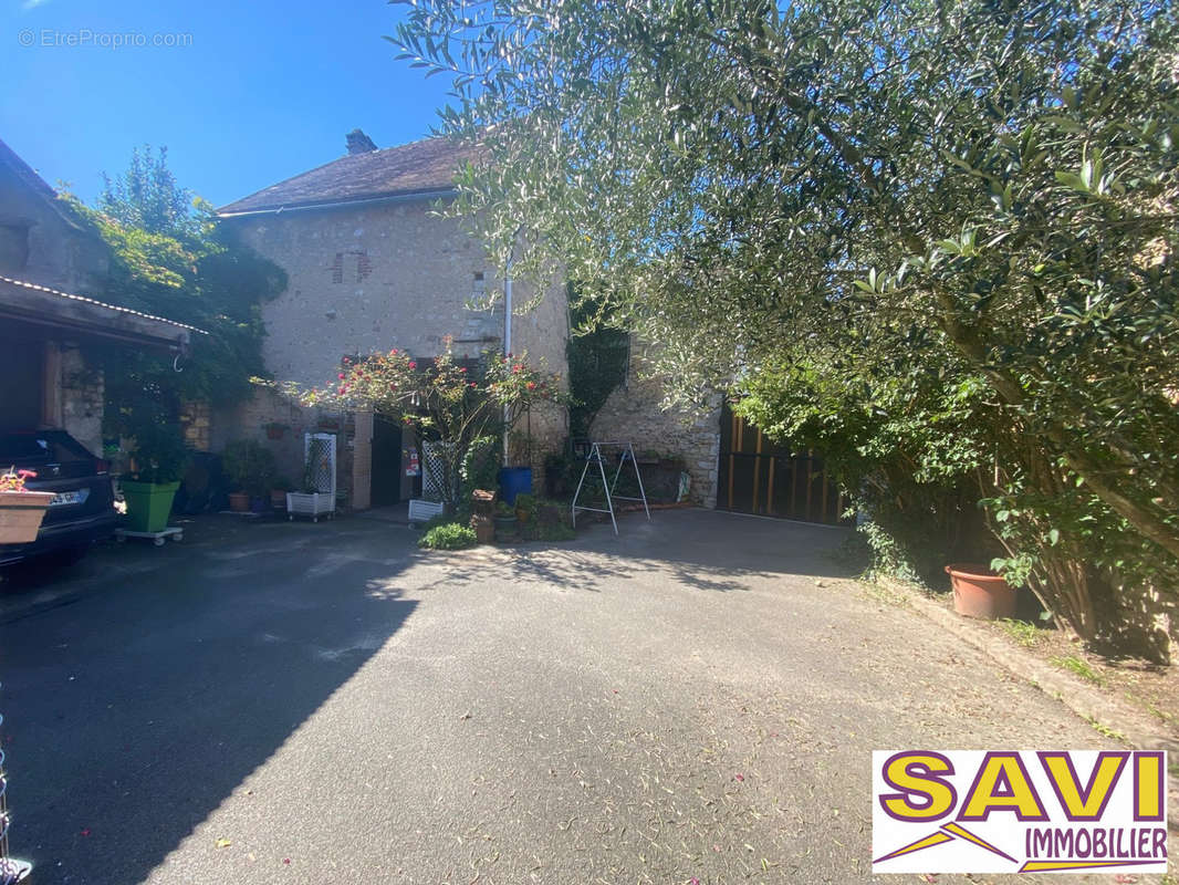 Maison à FERRIERES-EN-GATINAIS