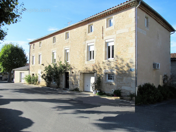 Maison à LABRUGUIERE