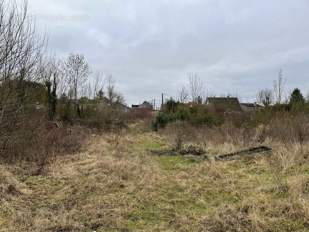 Terrain à SAINT-QUENTIN