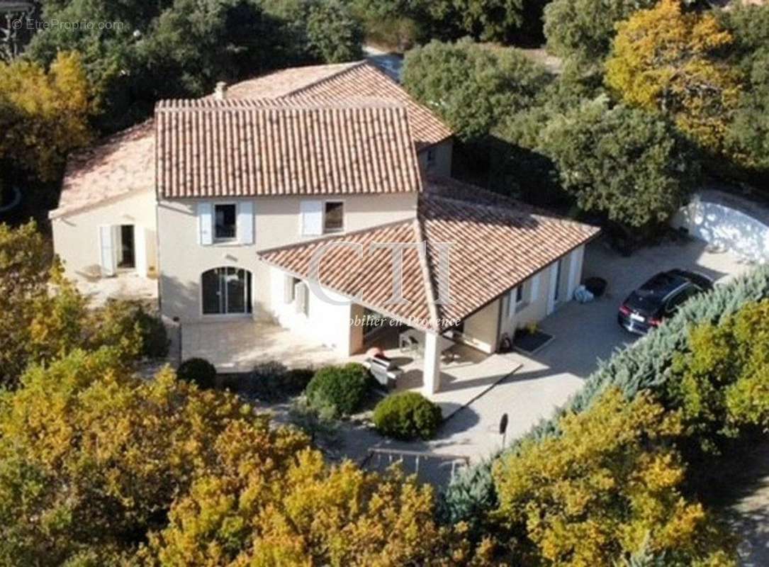 Maison à VAISON-LA-ROMAINE