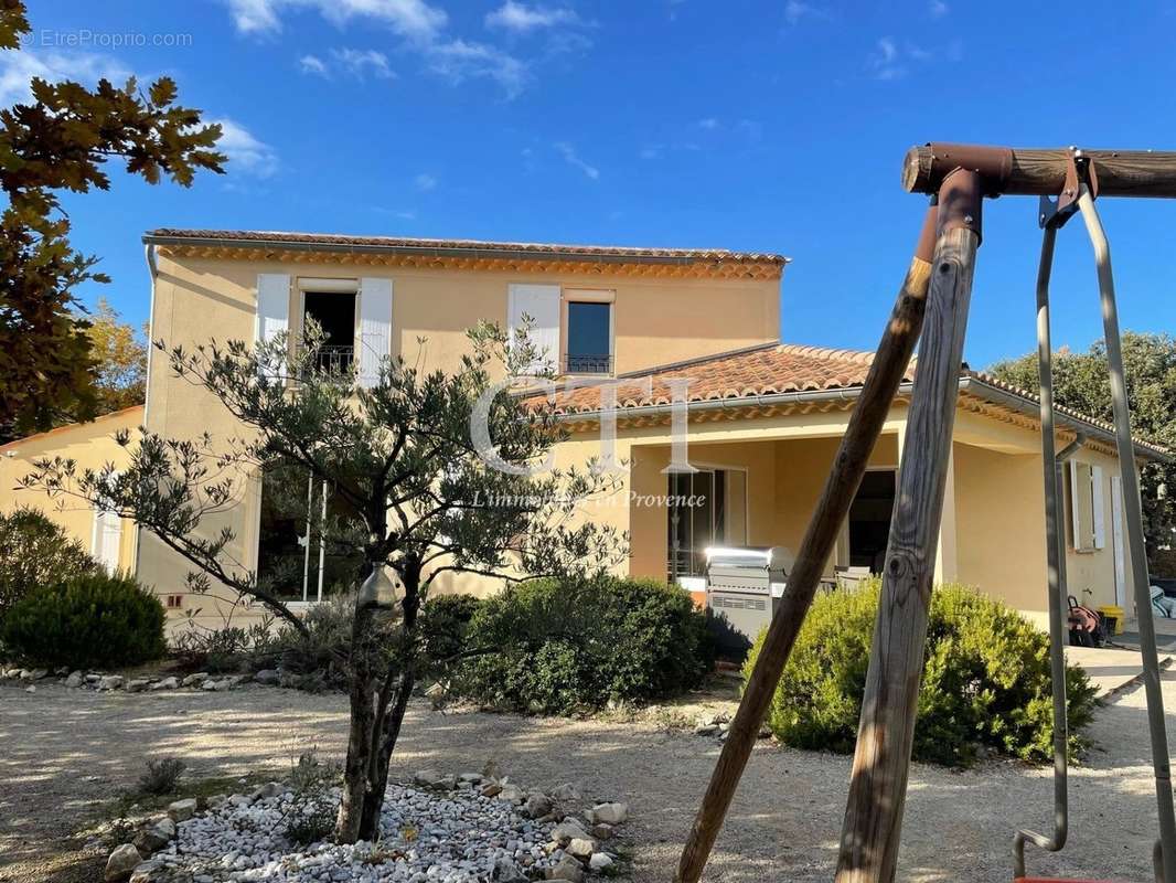 Maison à VAISON-LA-ROMAINE