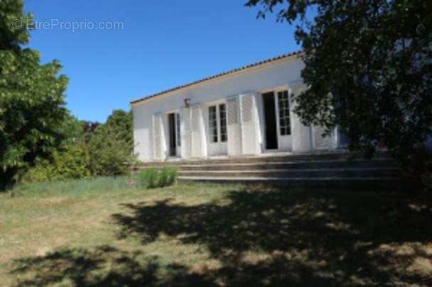 Maison à LA JARRIE