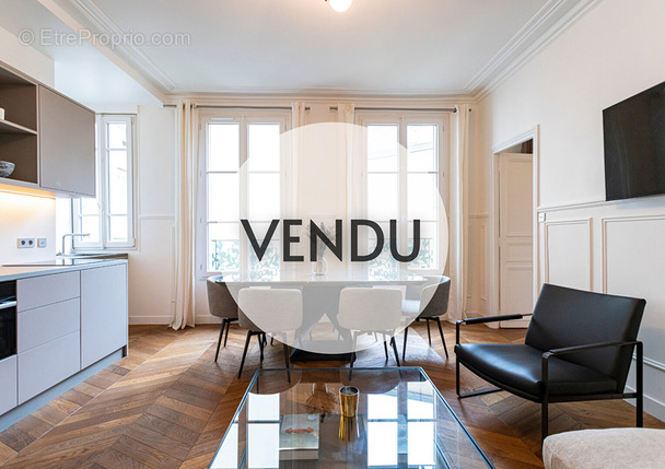 Appartement à PARIS-7E