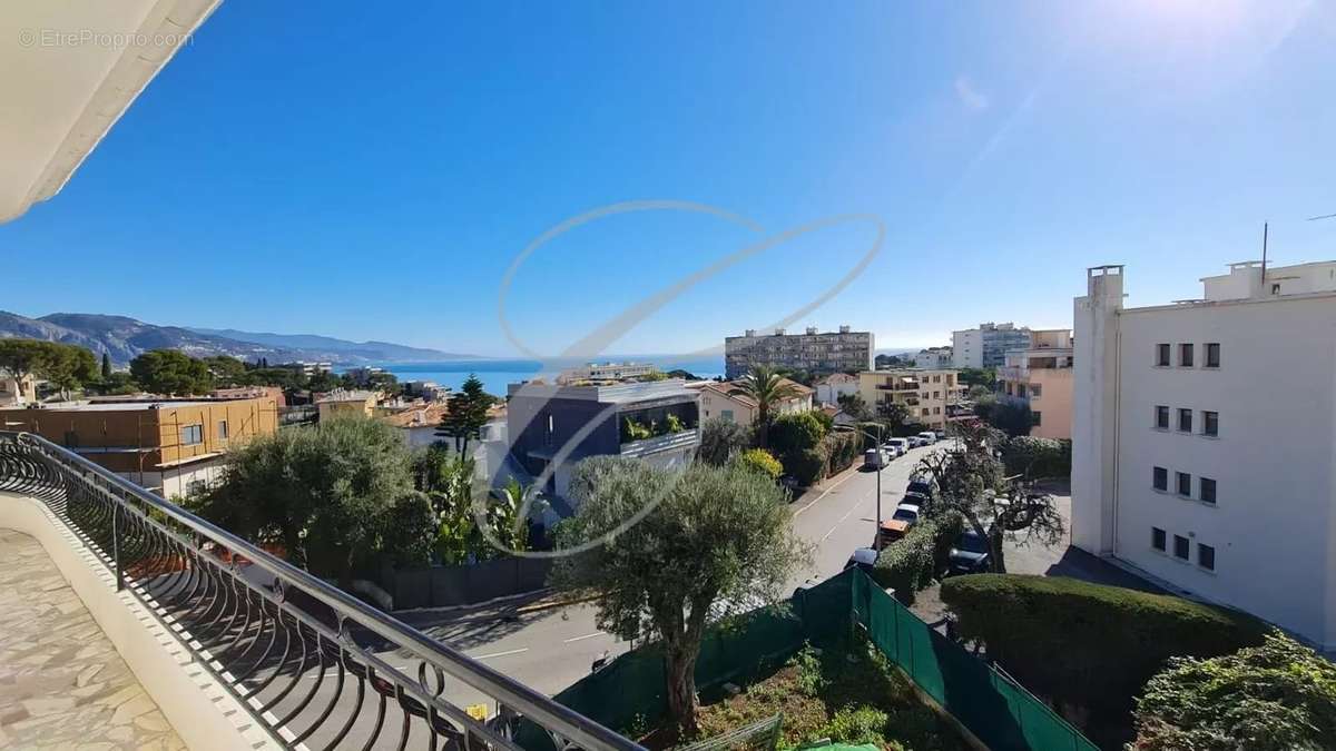 Appartement à ROQUEBRUNE-CAP-MARTIN