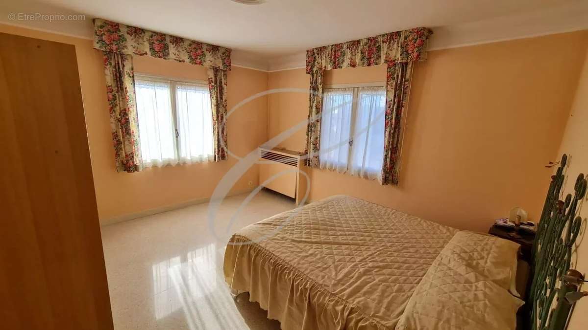 Appartement à ROQUEBRUNE-CAP-MARTIN