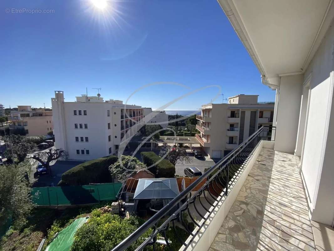 Appartement à ROQUEBRUNE-CAP-MARTIN