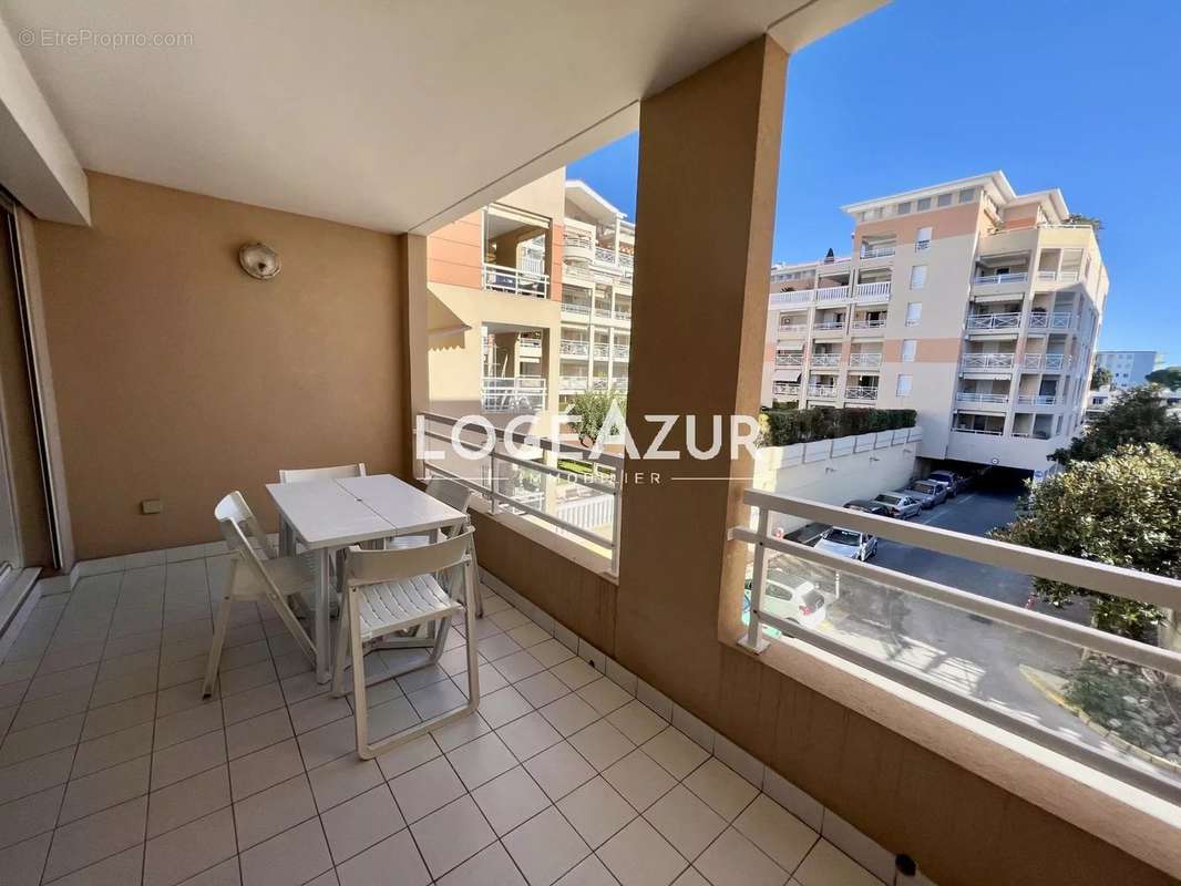 Appartement à VALLAURIS