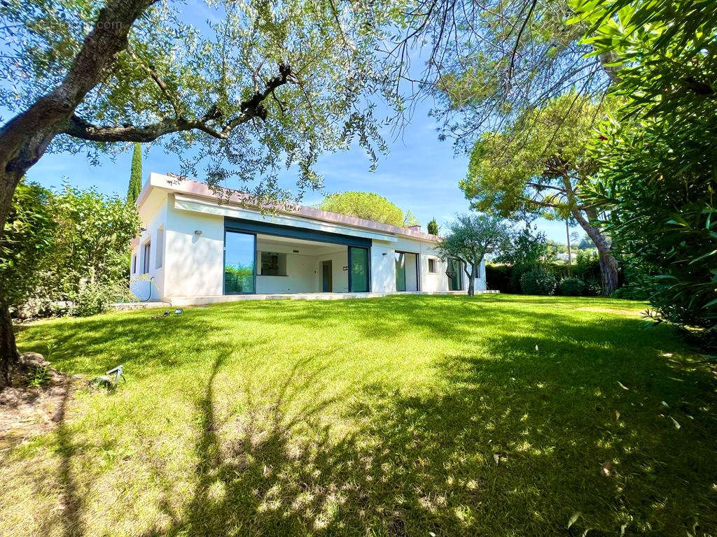 Maison à MOUGINS