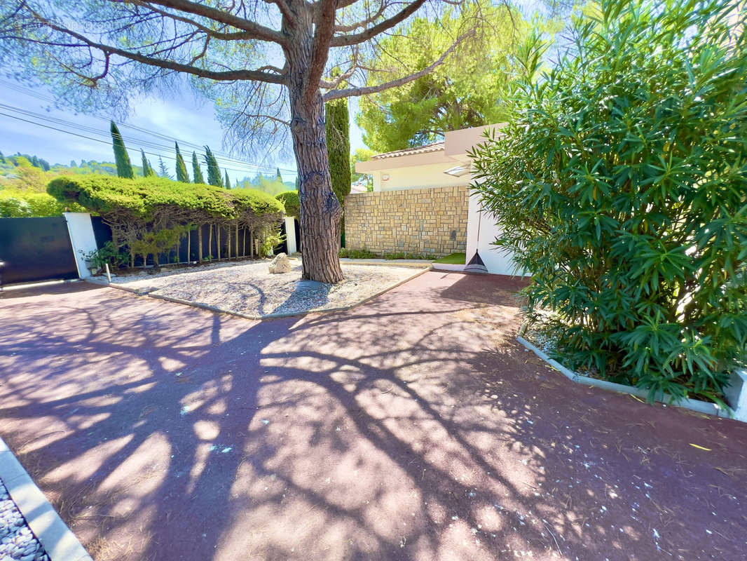 Maison à MOUGINS