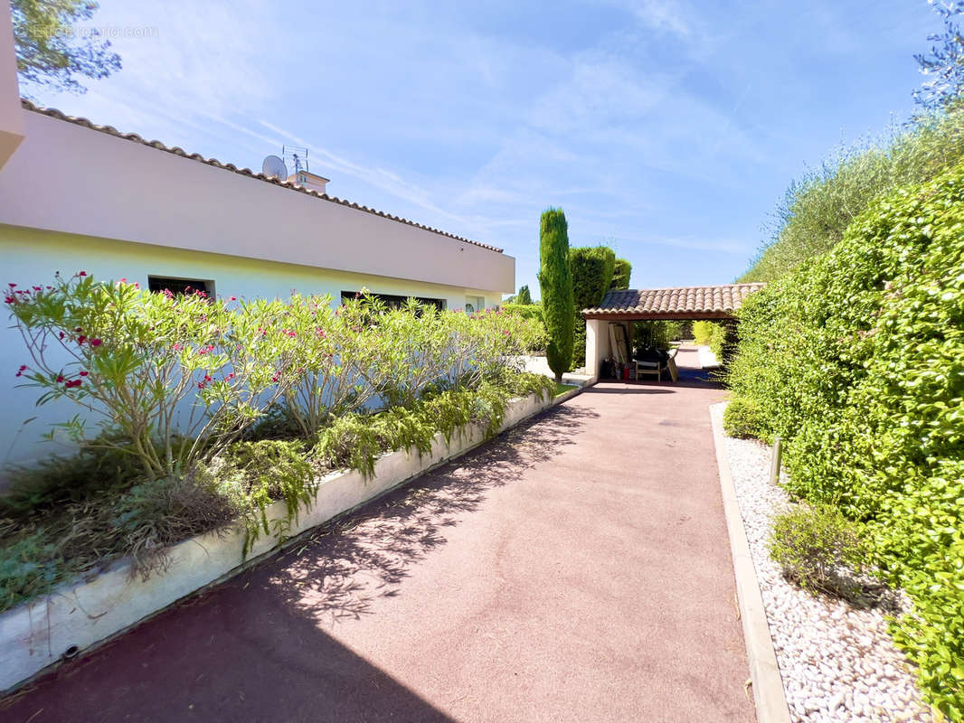 Maison à MOUGINS