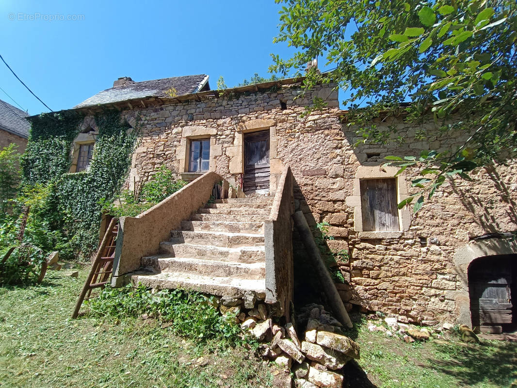 Maison à ANGLARS-SAINT-FELIX