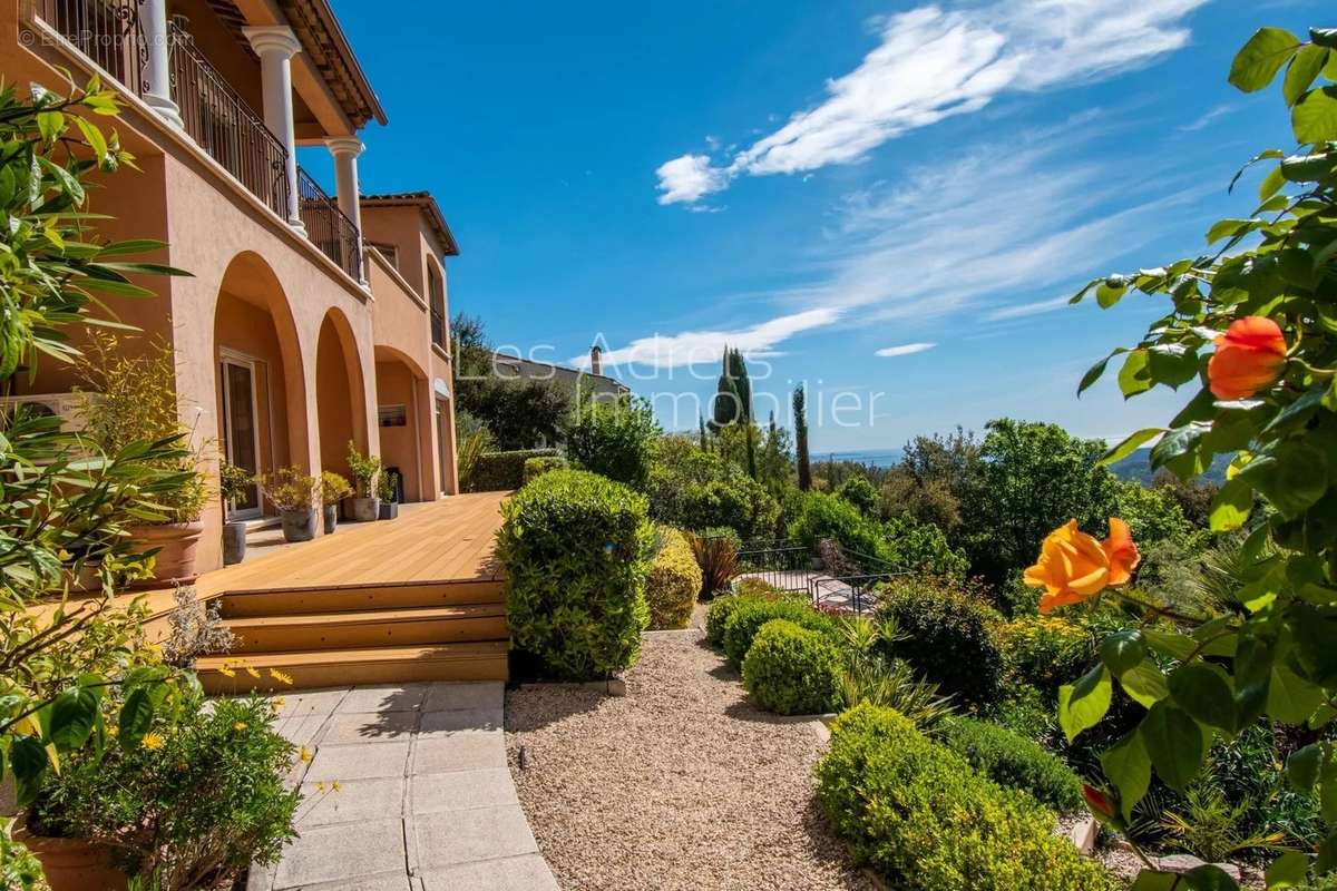 Maison à LES ADRETS-DE-L&#039;ESTEREL