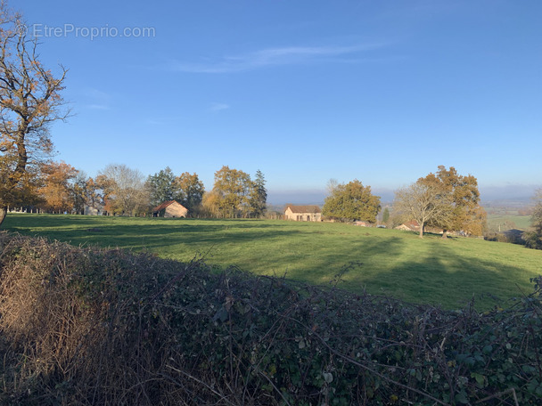 Terrain à LE BREUIL