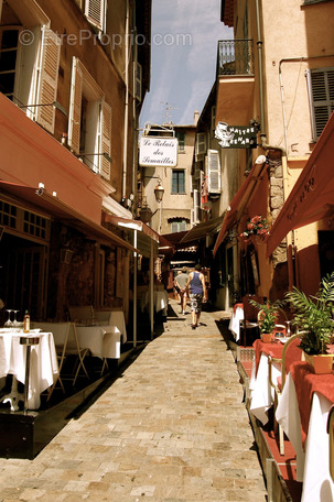 Commerce à CANNES