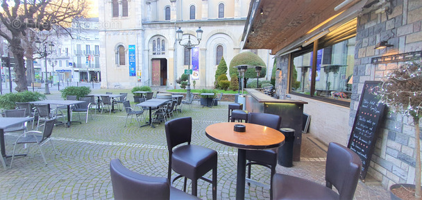 Commerce à BAGNERES-DE-LUCHON