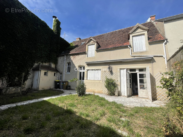 Maison à SAINT-AMAND-MONTROND