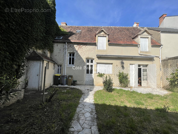 Maison à SAINT-AMAND-MONTROND