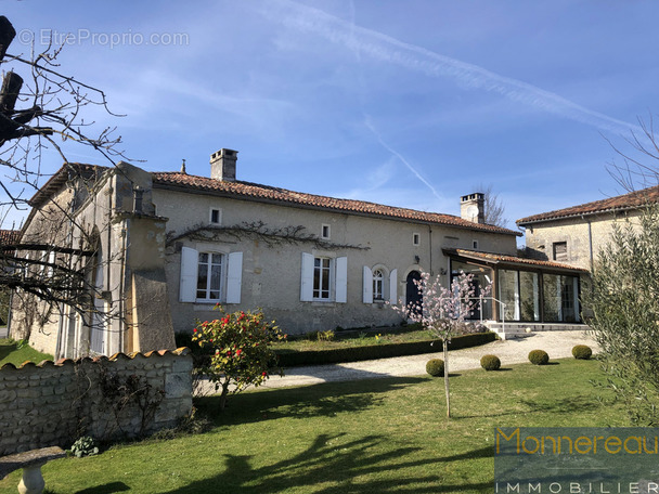 Maison à BRIE-SOUS-BARBEZIEUX