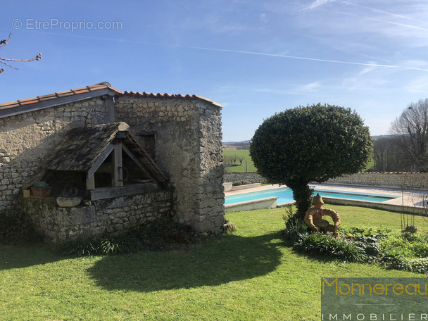 Maison à BRIE-SOUS-BARBEZIEUX