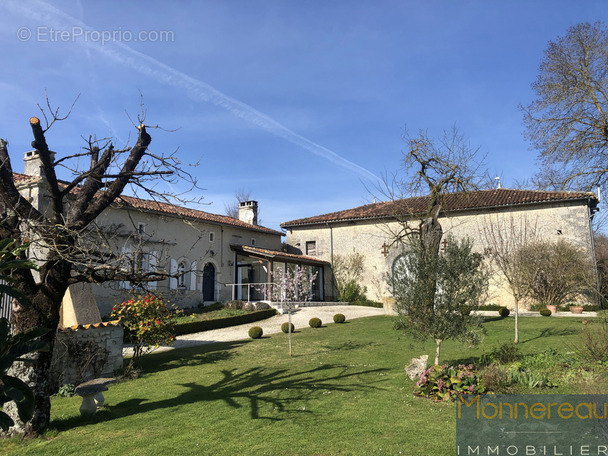 Maison à BRIE-SOUS-BARBEZIEUX